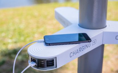 phone charged with the help of solar energy